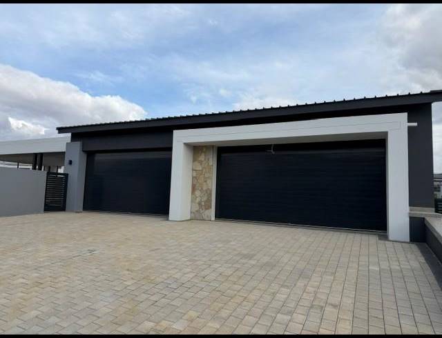 5 BEDROOM HOUSE FOR SALE IN MIDSTREAM HEIGHTS
